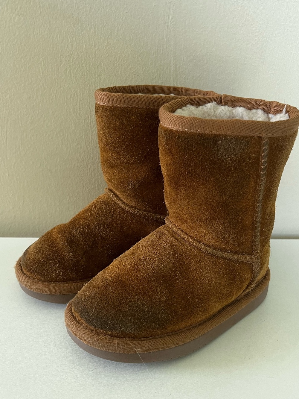 Koolaburra by Ugg Mini Girls Size 6 Fuzzy Lined Boots Chestnut Brown